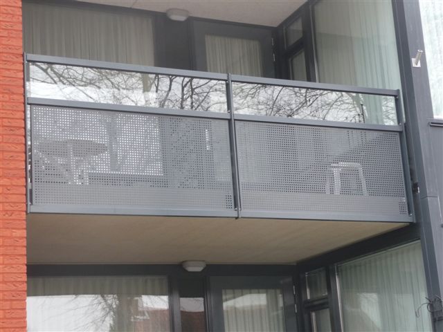Aluminium-balkonhek-geperforeerd-CEPU-Constructions.jpg