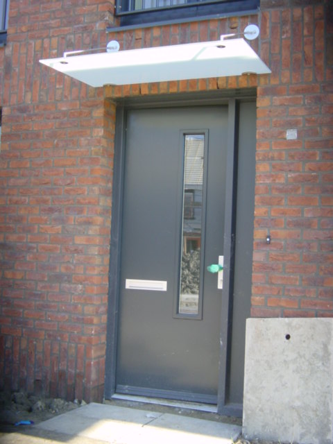 Hangend-deurluifel-glas-aluminium-Hoofddorp-Cepu-Constructions.JPG