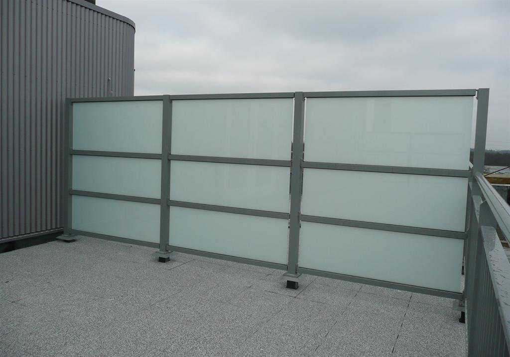 Privacyscherm-wand-privacywand-aluminium-glas-CEPU-Constructions.JPG