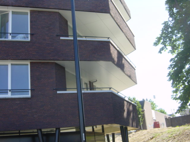 Verticale-leuning-borstwering-doorvalleuning-Heerlerheide-CEPU-Constructions.JPG