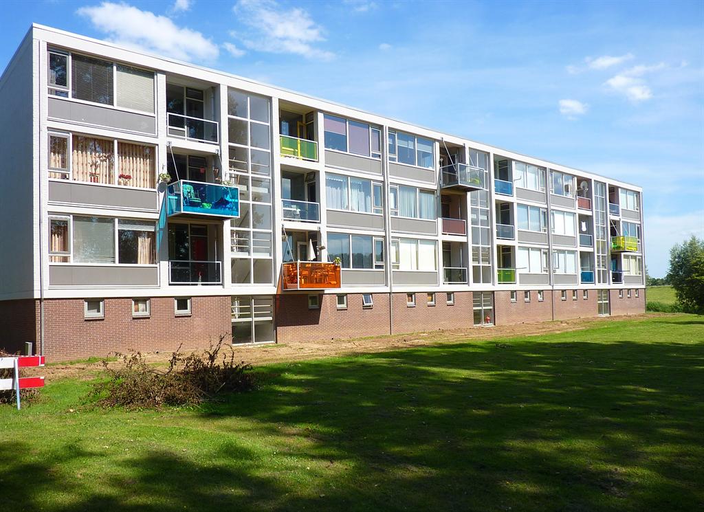 balkonhekken-gekleurd-glas-Doesburg-aluminium-Cepu-Constructions.JPG