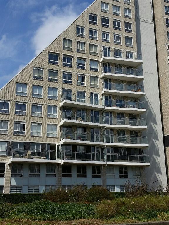 hangend-balkon-glas-Voorburg-Cepu-Constructions.jpg
